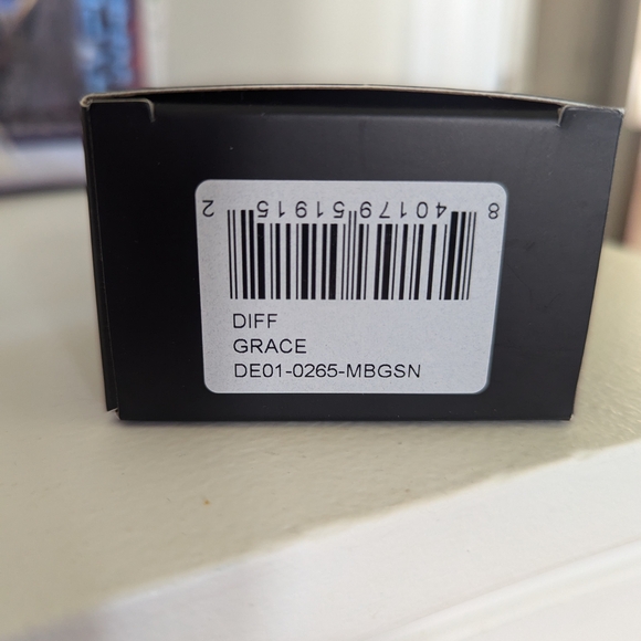 Diff "Grace" Matte Black Gradient Sunglasses - Picture 3 of 3